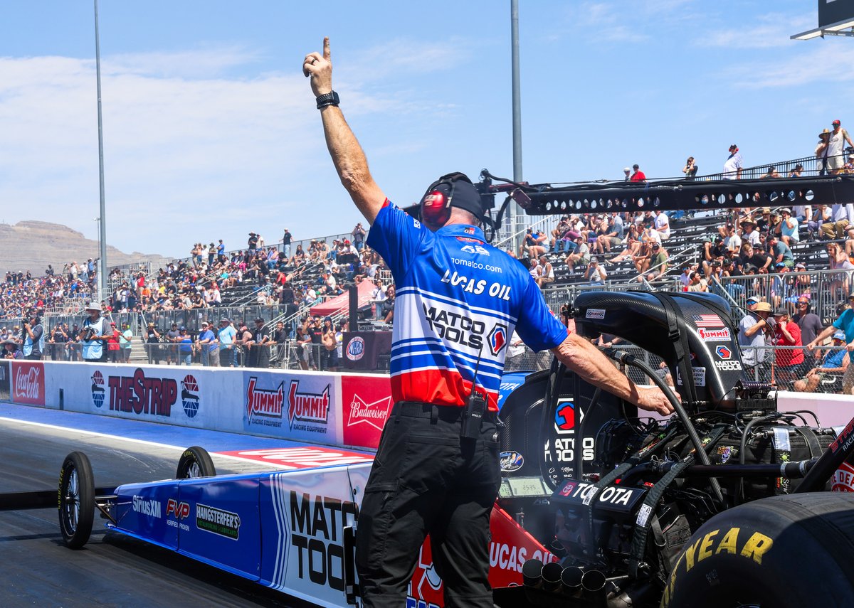 Got that mission foods #2fast2tasty win at the #vegas4widenats today with a solid 3.792 pass at 330 mph. Ended up in 6th place here in Vegas. #NHRA #onamission

@matcotools ☆ @Lucas_Oil ☆ @ToyotaRacing ☆ @Hangsterfers ☆ @FVPparts