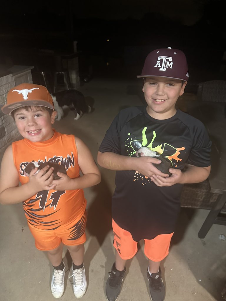 MissyCastro44's tweet photo. Happy birthday to my April babies! They already know where they want to go to college. Slow down. Our house is going to be divided!! Future #TexasLongHorn &amp; #Aggie https://t.co/J60LPvwDP9