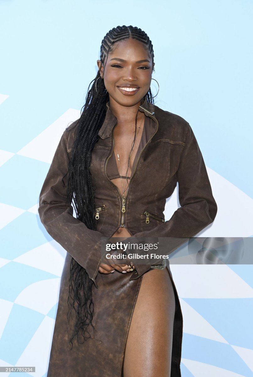 •—/ 📸 • @RyanDestiny attends the Revolve Festival during #Coachella 🤎 •