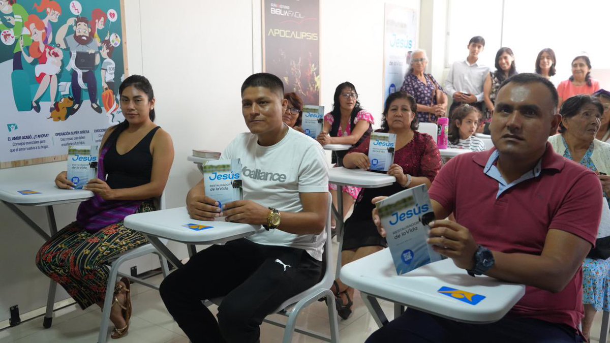 NuevoTiempoPeru's tweet photo. 📚 Se abre un espacio Nuevo Tiempo en la iglesia Palao del territorio de la Misión Centro Oeste del #Perú (@AdventistaMiCOP) 🇵🇪 

❤️ ¡Gloria a Dios por las personas que llegarán a este centro para aprender las verdades de vida eterna! 🙏🏼 https://t.co/hBQl9YMLaa