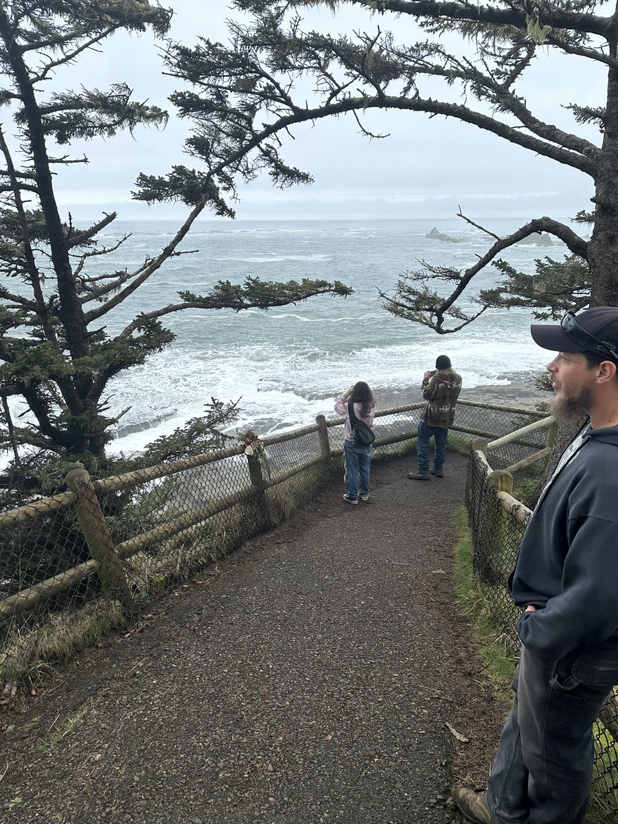 Beach time with the gang…

#BastendorfBeach #OregonCoast