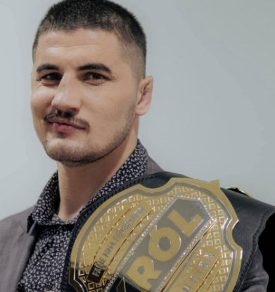 luka_wwe's tweet photo. Kasjo zdominowal Tańcule #primemma8 https://t.co/3uxF4nt0nB