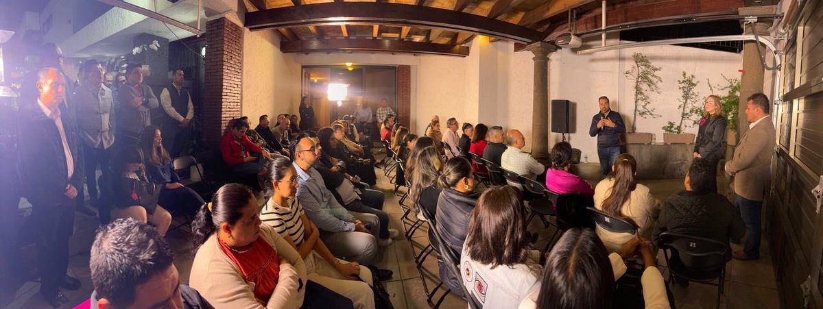 PrisRamirez2024's tweet photo. Con amigas y amigos se pueden construir proyectos sólidos donde se escuchen todas las voces. Quiero agradecer a todos los que nos acompañaron a conocer más del trabajo que realizamos con #FuerzaPink para apoyar a madres de familia, emprendedoras y mujeres de fuerza. https://t.co/U6iyBKWf9a