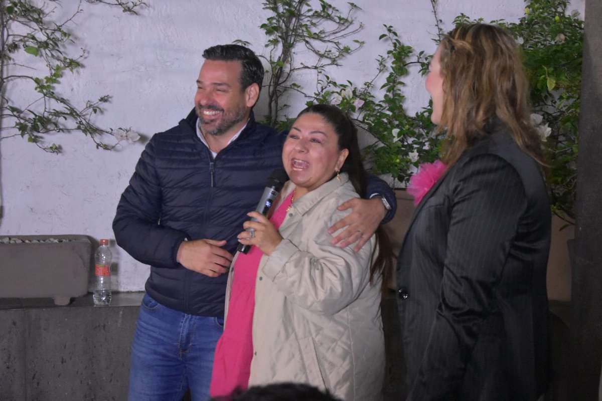 PrisRamirez2024's tweet photo. Con amigas y amigos se pueden construir proyectos sólidos donde se escuchen todas las voces. Quiero agradecer a todos los que nos acompañaron a conocer más del trabajo que realizamos con #FuerzaPink para apoyar a madres de familia, emprendedoras y mujeres de fuerza. https://t.co/U6iyBKWf9a