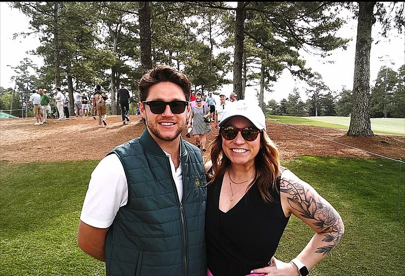 Niall Horan with a fan at The Masters golf tournament recently!

via meganginsberg