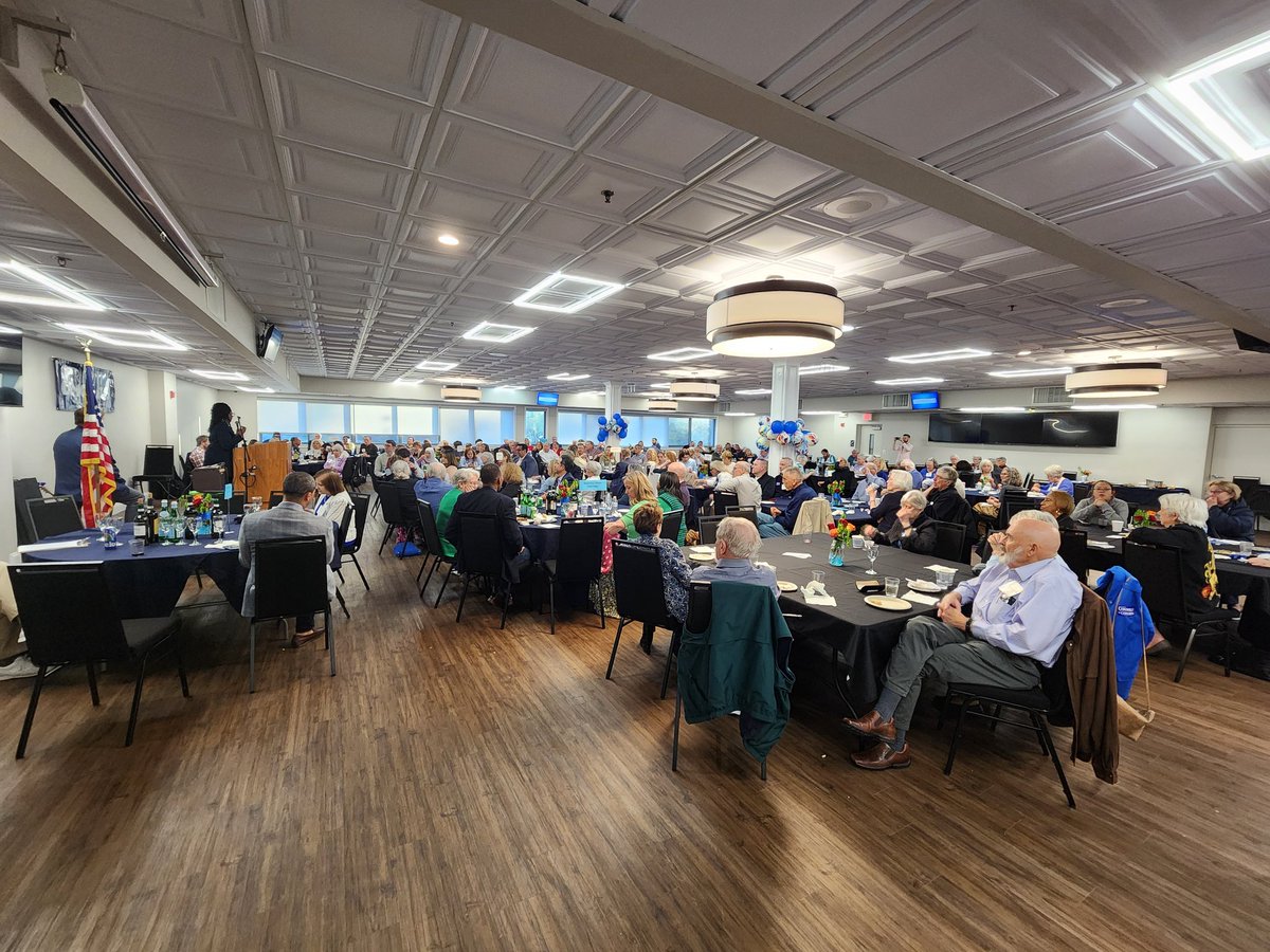 Lots of energy tonight at the @HuntermillDems Lasagna Dinner to win Fairfax for @JoeBiden! @HollySeiboldVA @Keys_Gamarra @ireneshintweets @SenatorHashmi @jonesjay @ShannonTaylorVA @WalterAlcornFFX @SupervisorLusk @Moon4Schools @SalimVASenate @notlarrysabato