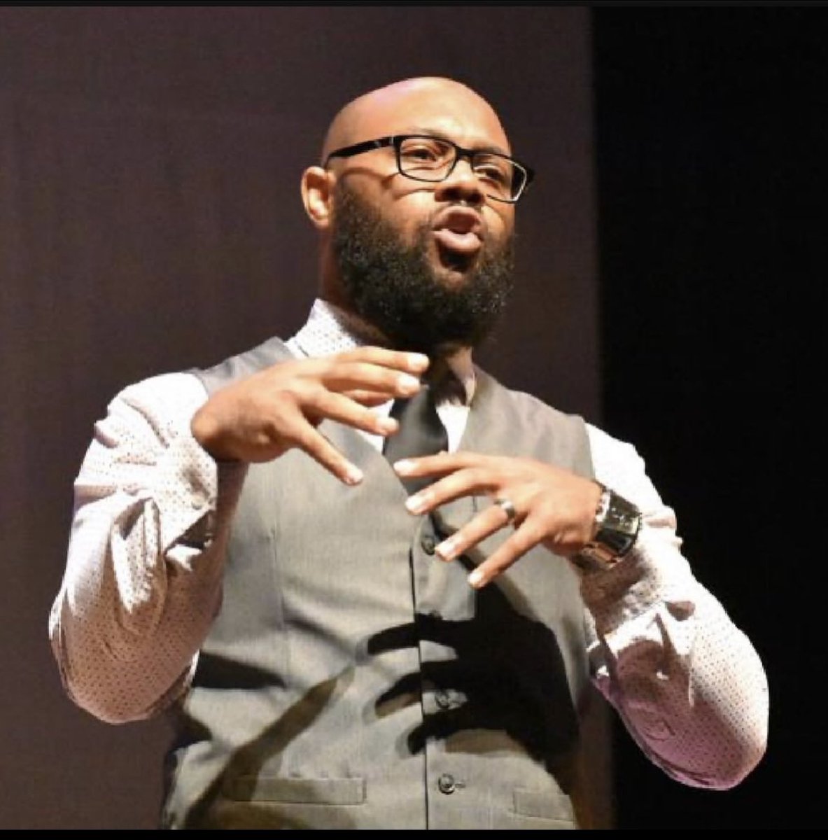 Slidellhighfb's tweet photo. TIGER NATION! Please help us welcome our New Head Coach @CoachD_Page ! A New Orleans native with a superb coaching career and many years of experience! We can’t wait to see the great things ahead! #GeauxTigers https://t.co/1Zu8raTt0a