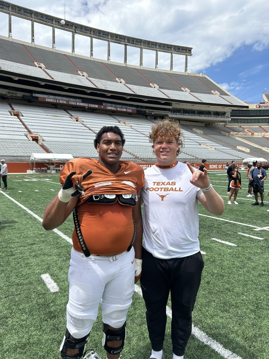 I had a great time in Austin today‼️ Thank you for having me and my Dad. It was great catching up with my dawgs @gibson_jerrick @jjrubell @emanielex ! #HookEm 🤘🤘 @KJJFlood @CoachSark @CoachGat3wood @CoachZoloty @SixZeroAcademy