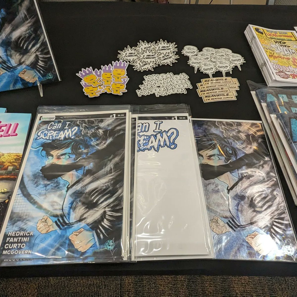 Day 1 of @staple is in the books as a great day! Sold some books, stickers and 'zines to readers and lovers of comics-- doesn't get better than that! Day 2 is tomorrow, find me at table 80!
@JnthnHdrck @VioletArt22 @keenspot @dieboldcomics @HernanDraw @StarfellStudios @Lks_Acyz