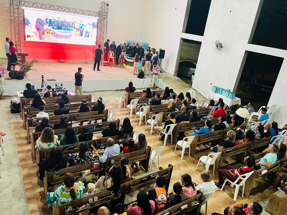 pr_israelelias's tweet photo. A A Caravana a Última Vitória passou pela Cidade de Rio preto da Eva e tivemos uma linda festa Batismal e uma multidão aceitando o Apelo de aceitar Jesus como salvador !! #AAMAR #UNoB Escolhidos para Missão https://t.co/8qmlNpQOaS