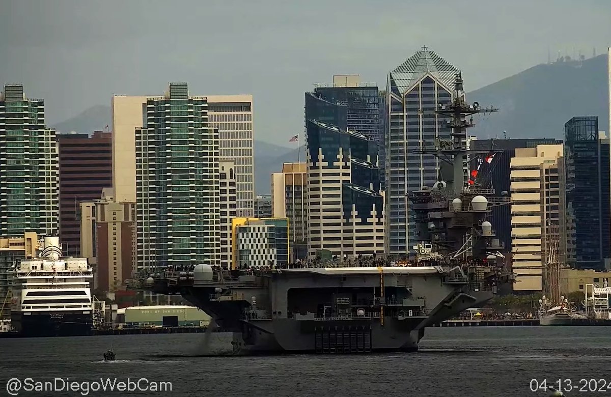 WarshipCam's tweet photo. USS Abraham Lincoln (CVN 72) Nimitz-class aircraft carrier coming into San Diego after a Family Cruise - April 13, 2024 #ussabrahamlincoln #cvn72

SRC: webcam https://t.co/HknDSjIb0R