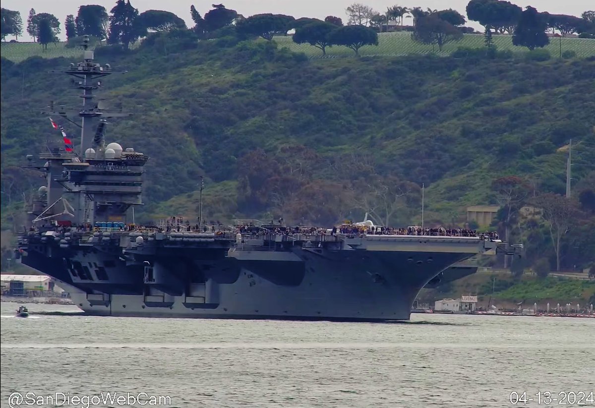 WarshipCam's tweet photo. USS Abraham Lincoln (CVN 72) Nimitz-class aircraft carrier coming into San Diego after a Family Cruise - April 13, 2024 #ussabrahamlincoln #cvn72

SRC: webcam https://t.co/HknDSjIb0R