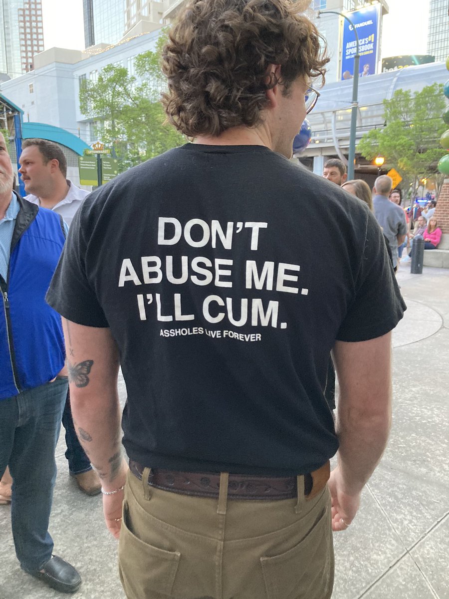 Spotted in line for @tomsegura