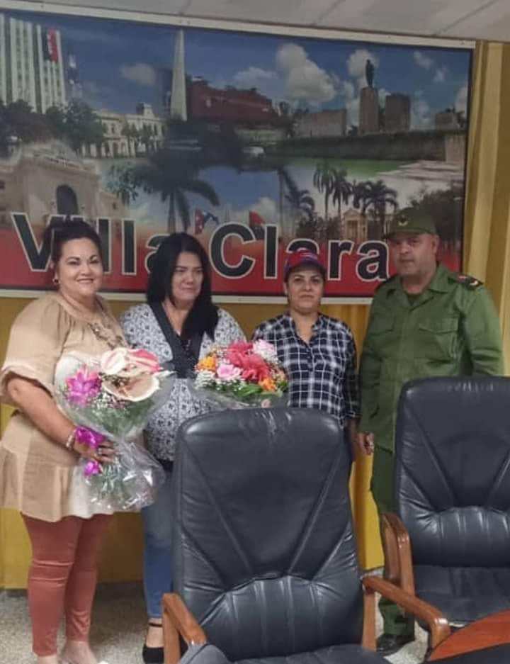 🇨🇺|| @Yaritzamoyac y @MayelnDaz1, ejemplos de amor y consagración a cada tarea, reciban hoy en nombre del Gobierno y del pueblo de #VillaClara, el deseo del mejor de los días de cumpleaños. ¡Felicidades! #YoRindoCuenta #VillaClaraConTodos