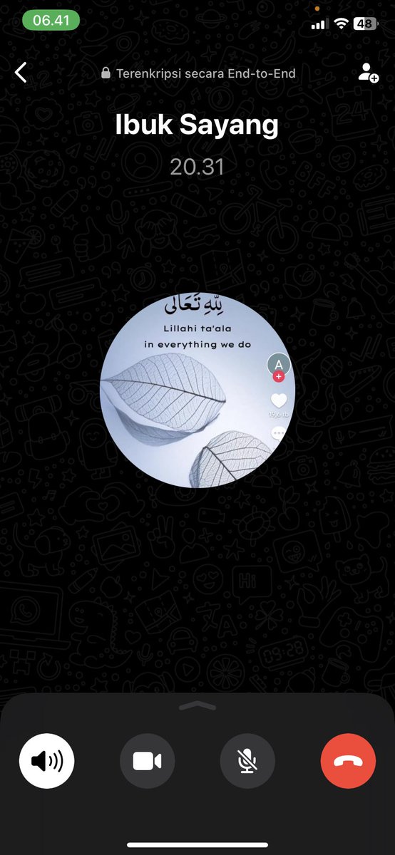 Telp Ibuk, yg angkat Bapak, curhat bentar pagi2. Bapak emg selalu bisa menenangkan anak perempuannya 🥹