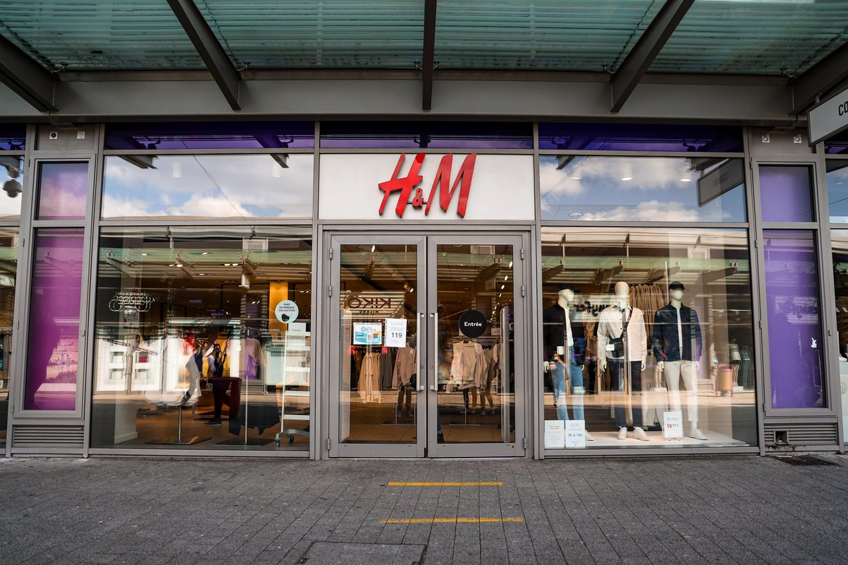 MusoAlfred's tweet photo. Que H&amp;M protège Israël ☹️ #ViveIsraël https://t.co/3GpvuW1J7M