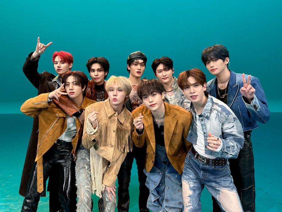 L0V3__KPOP's tweet photo. 크래비티 데뷔 4주년 축하해 🎉🎉🎉🎂
데뷔 때부터 호감이 갔었는데… 크래비티 힘내
#크래비티가_러비티를_많이_4랑한대요
#러비티와_함께라면_몇_번을_걸어도_좋아 #크래비티 #CRAVITY https://t.co/anLH70t7JN