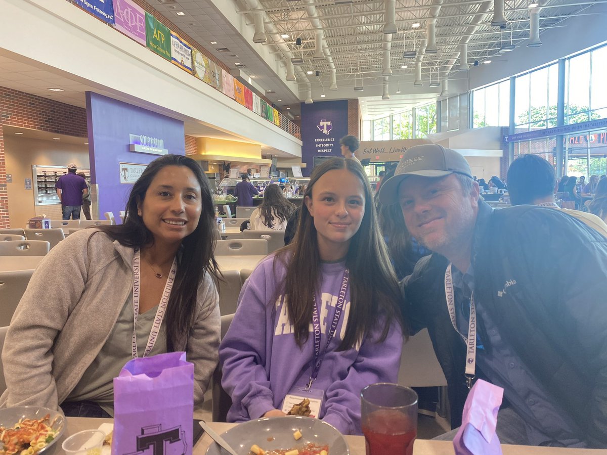 sherribphd's tweet image. Welcoming future Tarleton State Texans and their proud parents to campus! Excited for the journey ahead 🌟 💜🤠 #TarletonBound #FutureTexans #bleedpurple