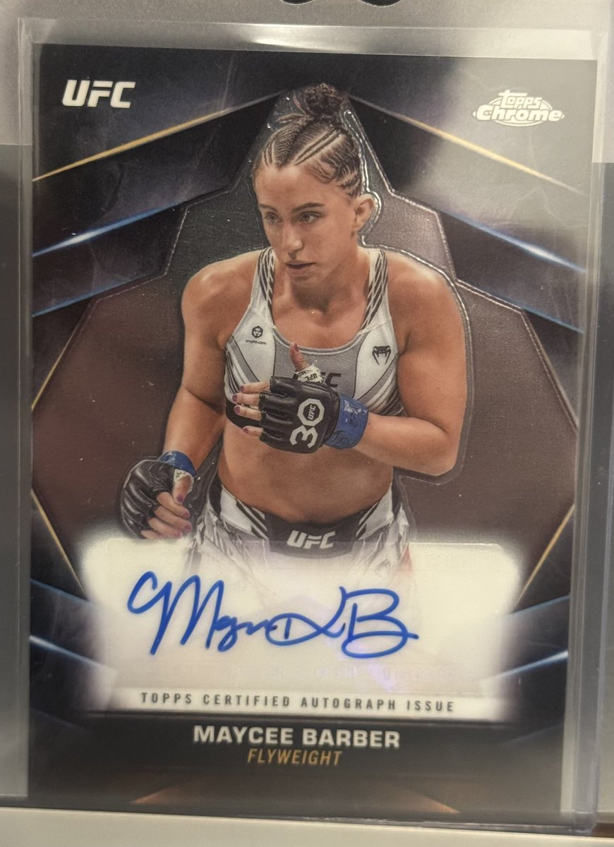 CallMeCollier's tweet image. Anyone want any of these collectible trading cards?