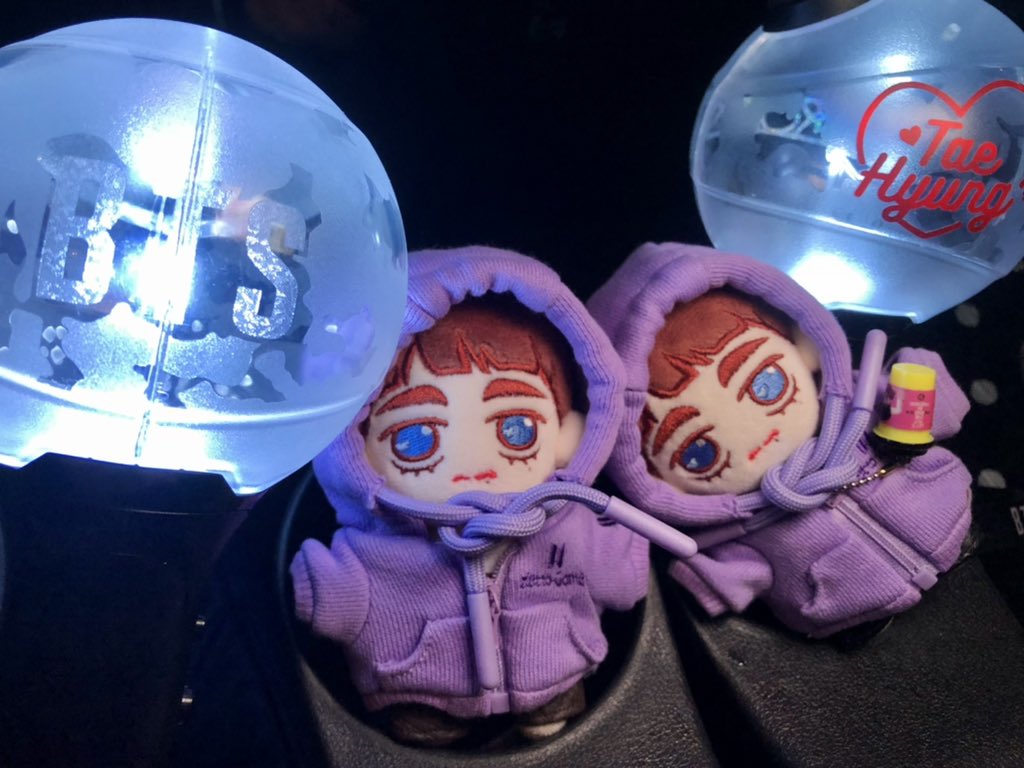 Dec_tantan's tweet photo. 슈가 | 어거스트 디 투어
‘디-데이’ 더 무비!

공연장과는 또 다른 느낌으로
너무 좋았던 아미밤 상영회❤️‍🔥

윤기 기타도 생기고 🎸 
형아 보러간 포도알 구요미
���킹이들까지 💜
덕분에 행복지수 급상승! 📈

고마워욤 담에 또 만나요오-
(@latteEHEHv😌🤍) https://t.co/0XOMhuCy7f