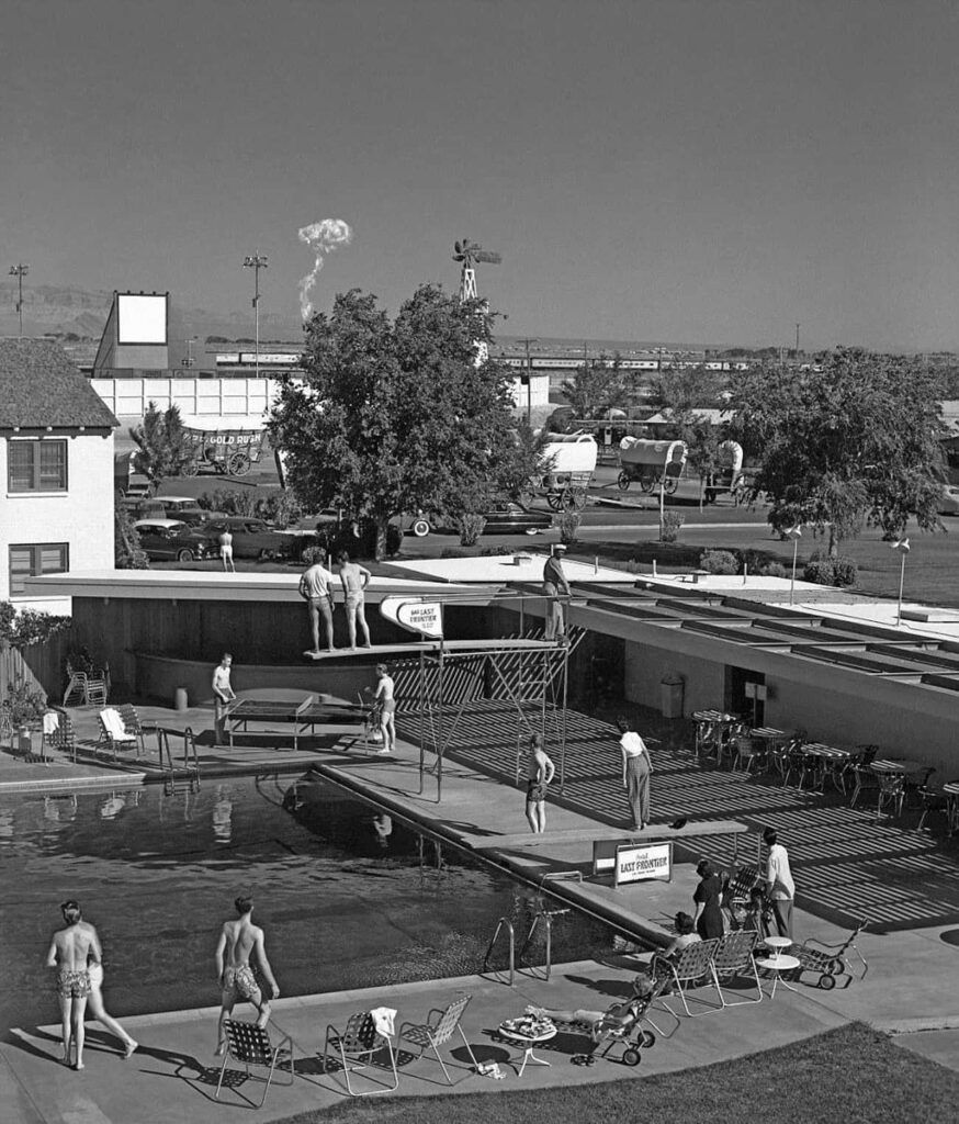 In 1953, swimmers at a Las Vegas motel observe the explosion of an atomic bomb.