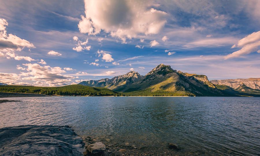 Lake Minnewanka Banff II! buff.ly/431mUfs #lake #minnewanka #banff #nationalpark #canada #britishcolumbia #clouds #landscape #mountains @joancarroll