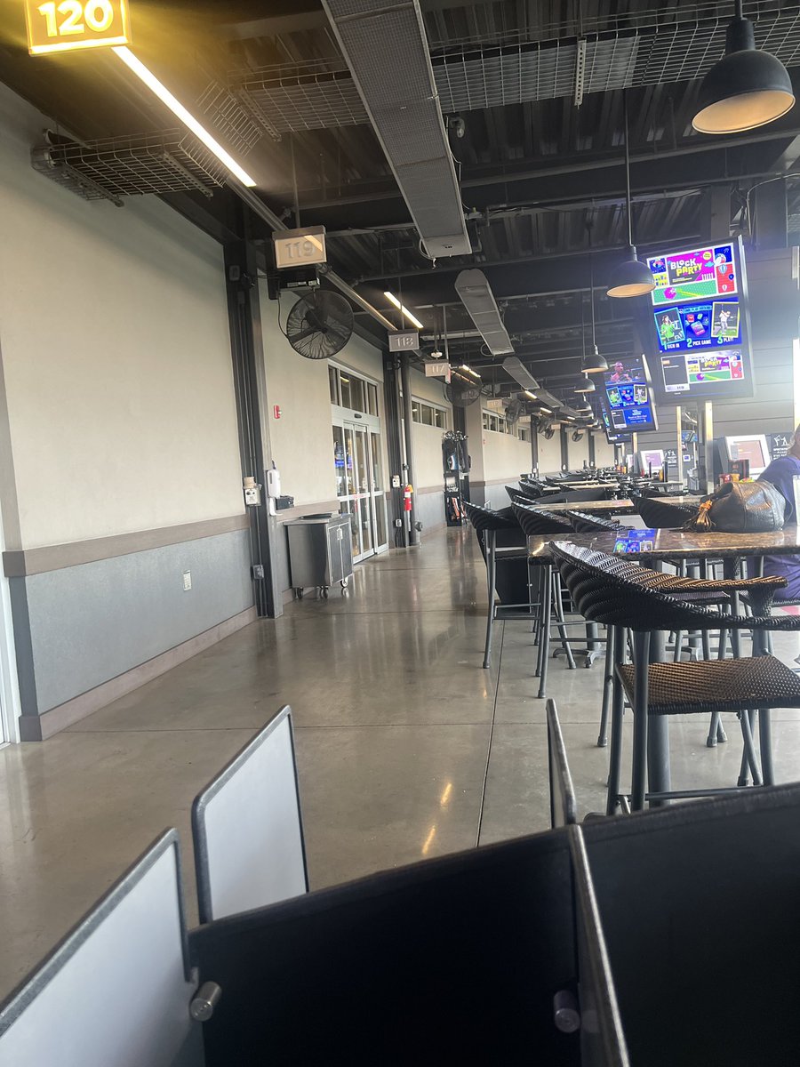 Tru2JHWH's tweet photo. Dang they telling ppl a 4 hr wait but we been downstairs beside empty tables for over an hour #TopGolf #Birmingham https://t.co/69EXx7gKNi