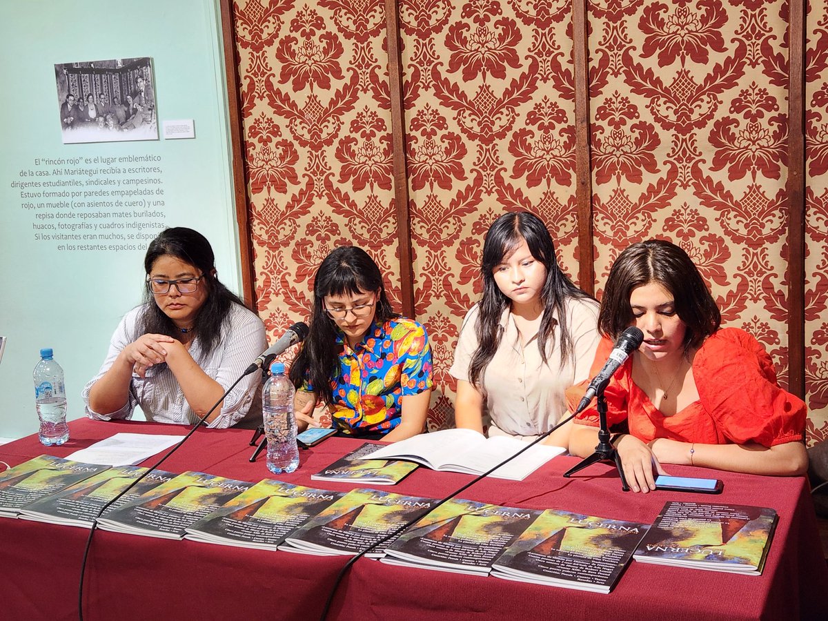 Revista_Lucerna's tweet photo. Presentamos #RevistaLucerna 15, con una lectura poética en la que participaron Ana Akamine, Lía Ramírez, Yuliana Tucto y Carolina Salazar. Agradecemos al público asistente y a los colaboradores de este número por acompañarnos. Lucerna está disponible para envíos a nivel nacional. https://t.co/tTjECU193R