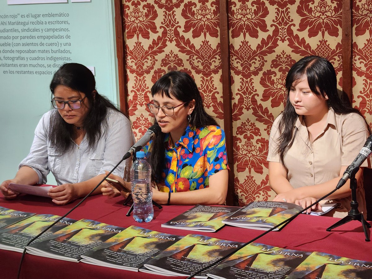 Revista_Lucerna's tweet photo. Presentamos #RevistaLucerna 15, con una lectura poética en la que participaron Ana Akamine, Lía Ramírez, Yuliana Tucto y Carolina Salazar. Agradecemos al público asistente y a los colaboradores de este número por acompañarnos. Lucerna está disponible para envíos a nivel nacional. https://t.co/tTjECU193R