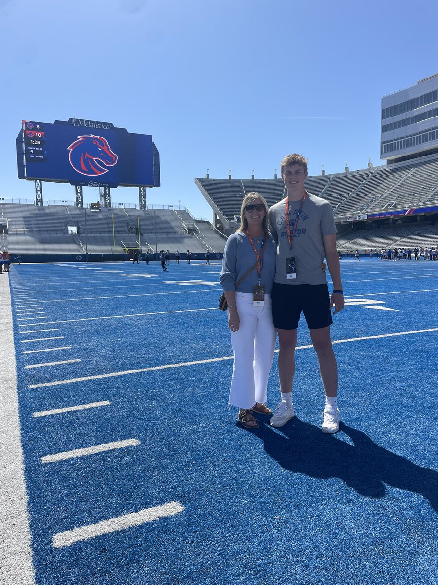 gvigs_7's tweet photo. Had a great junior day at Boise State!
@Coach_SD @CoachS_Cooper @kyleyoung_BSU @BroncoSportsFB https://t.co/l5lz2GsLuP