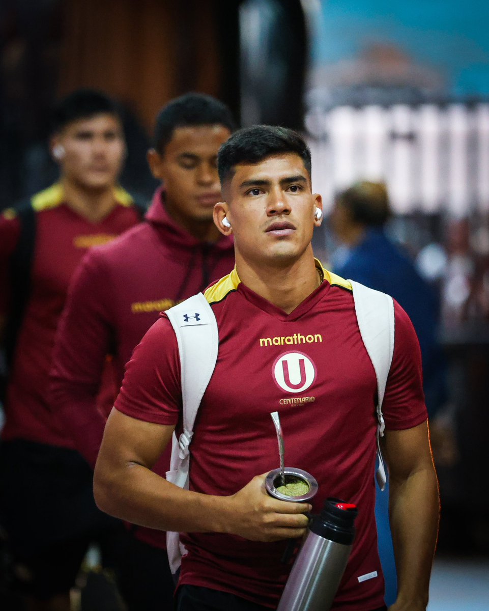 Universitario's tweet photo. ¡𝗬𝗮 𝗲𝘀𝘁𝗮𝗺𝗼𝘀 𝗮𝗾𝘂𝗶́! 👊🔥

#Los100DelÚnicoGrande https://t.co/reaJ0hpSyX