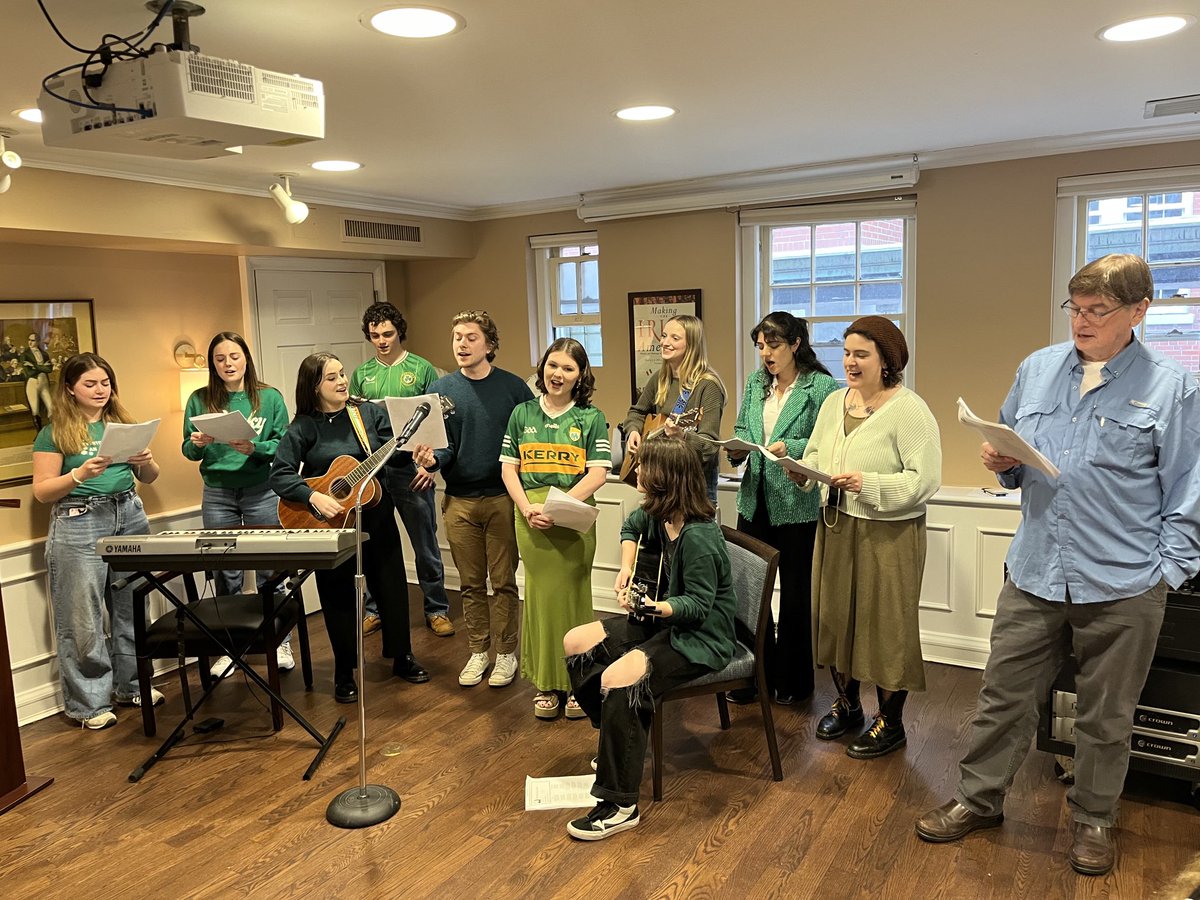 A sold-out La Gaelige Glucksman Ireland House dedicated to Prof Padraig O Cearuill who is returning to Ireland after 30 years of dedicated teaching of Irish language, song, and prose. Aireoidh muid uainn thu a Phadraig! Go raimh maith agat ⁦@GIHNYU⁩ ⁦@nyuniversity⁩