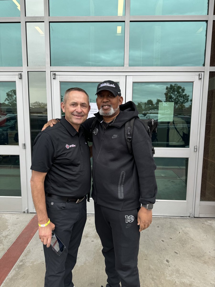 Im with the Leader of Best Run WBB Organization i know of- Coach Jensen from ⁦@AllIowaAttack⁩. Yall know @CaitlinClark22⁩ came from here, but there is so much more. Glad to have them here at 21st Annual Cali Classic. ⁦@NikeGirlsEYBL⁩ ⁦@JillStrad⁩