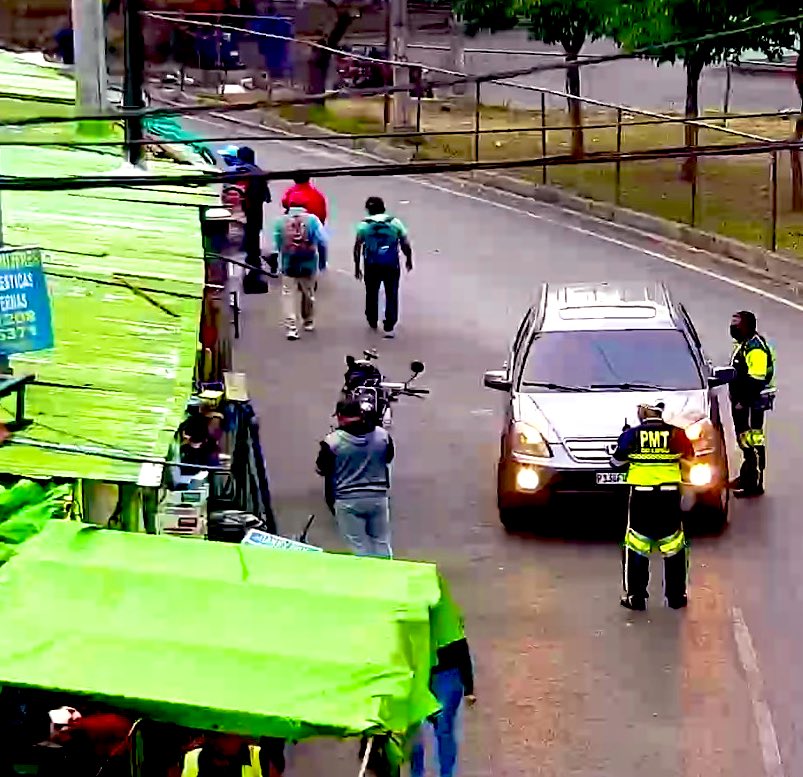 Detectan conductor en estado de ebriedad en conexión de calzada Roosevelt a calzada Aguilar Batres zona 11. PNC fue coordinada. #TransitoGT #TraficoGT #PMTGuatemala #InformacionGT #NoticiaGT #AmilcarMontejo #VialGT #MovilidadGT