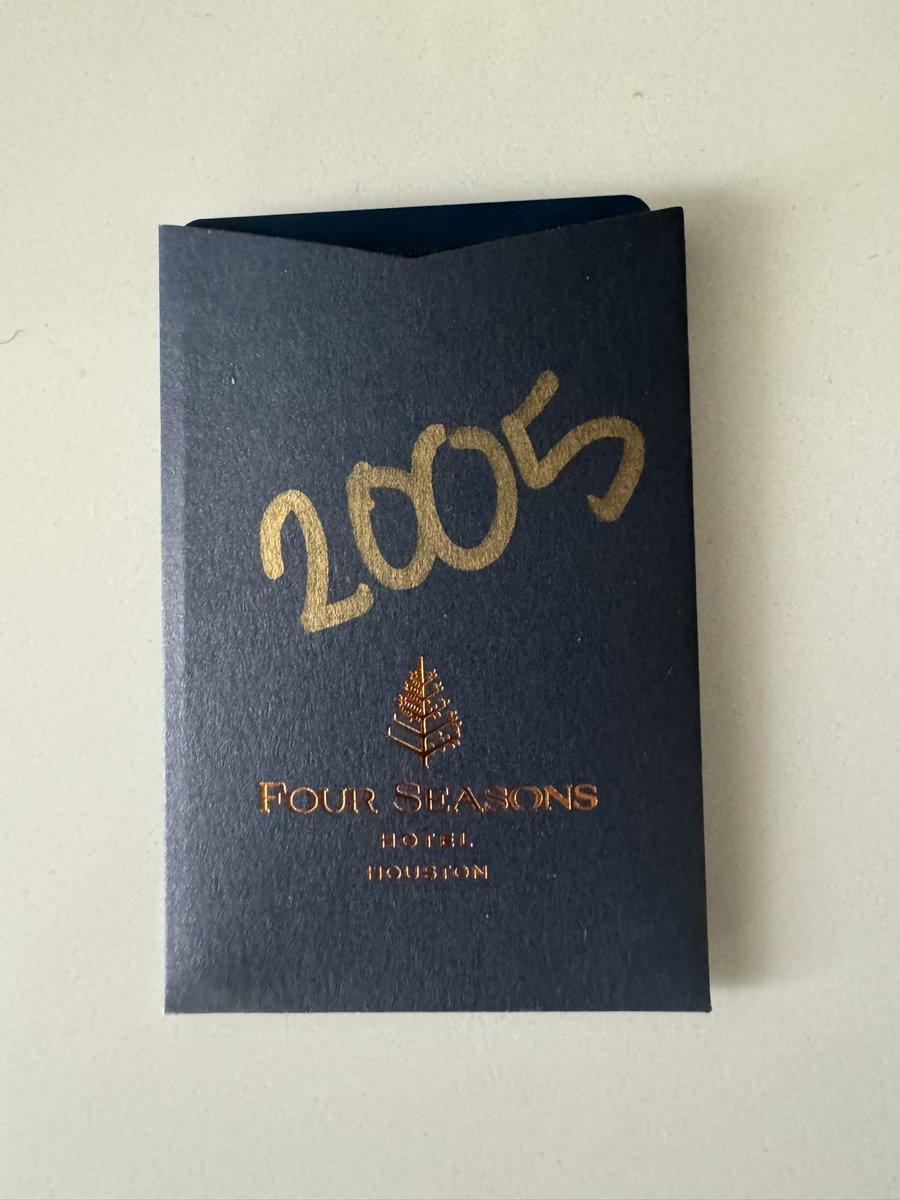 ajpierzynski12's tweet image. Quick trip to Houston for @MLBONFOX 
When I checked into my room they gave me this room number @whitesox @FourSeasons @FoulTerritoryTV #2005champs #IYKYK #WhiteSox @FSHotelHouston