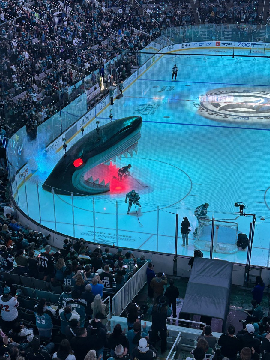 I’ve entered the SharkTank Enjoying my 1st time seeing ⁦@SanJoseSharks⁩ ⁦@SAPCenter⁩