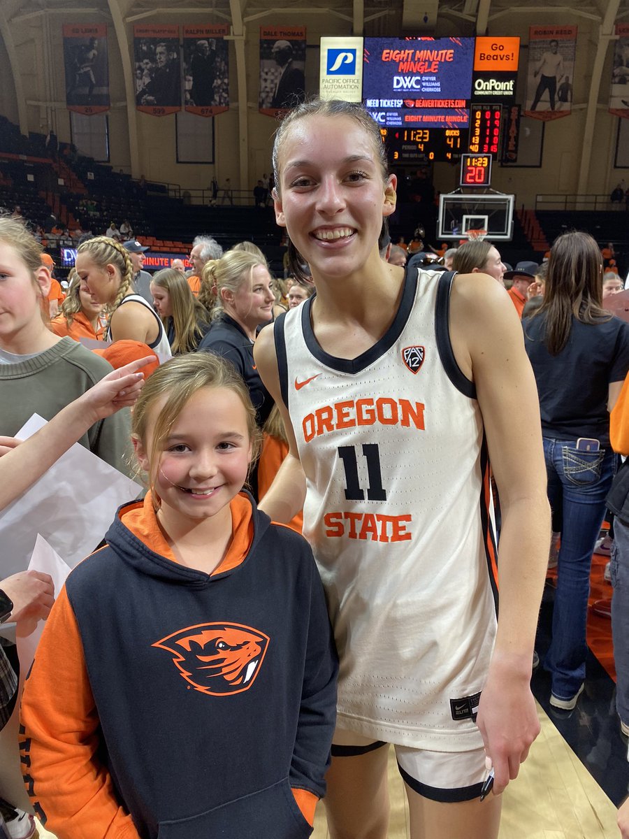 SteveR_LSS's tweet photo. @_ashtynne @BeaverWBB Amazing. You will make my daughters year!!! Thank you for staying and being a Beaver through  and through. https://t.co/7DL7BSKHUi