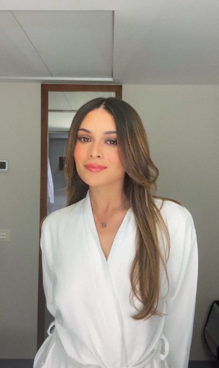 valmen_'s tweet photo. me supera lo guapa que es daniela https://t.co/ZVDCUJSYCM