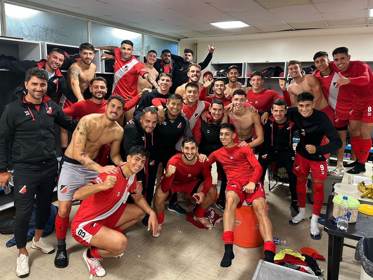 ¡El Cruzado está FELIZ! 🤪 🌊

Qué sea siempre ROJO ⚫⚪🔴