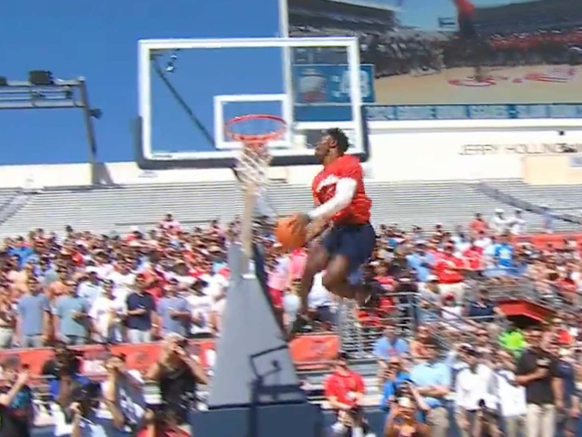 barstoolsports's tweet photo. Ole Miss DB Brandon Turnage Might Be Able To Save the NBA Dunk Contest https://t.co/OEmBY9VnwL https://t.co/CZTO7BqSVM