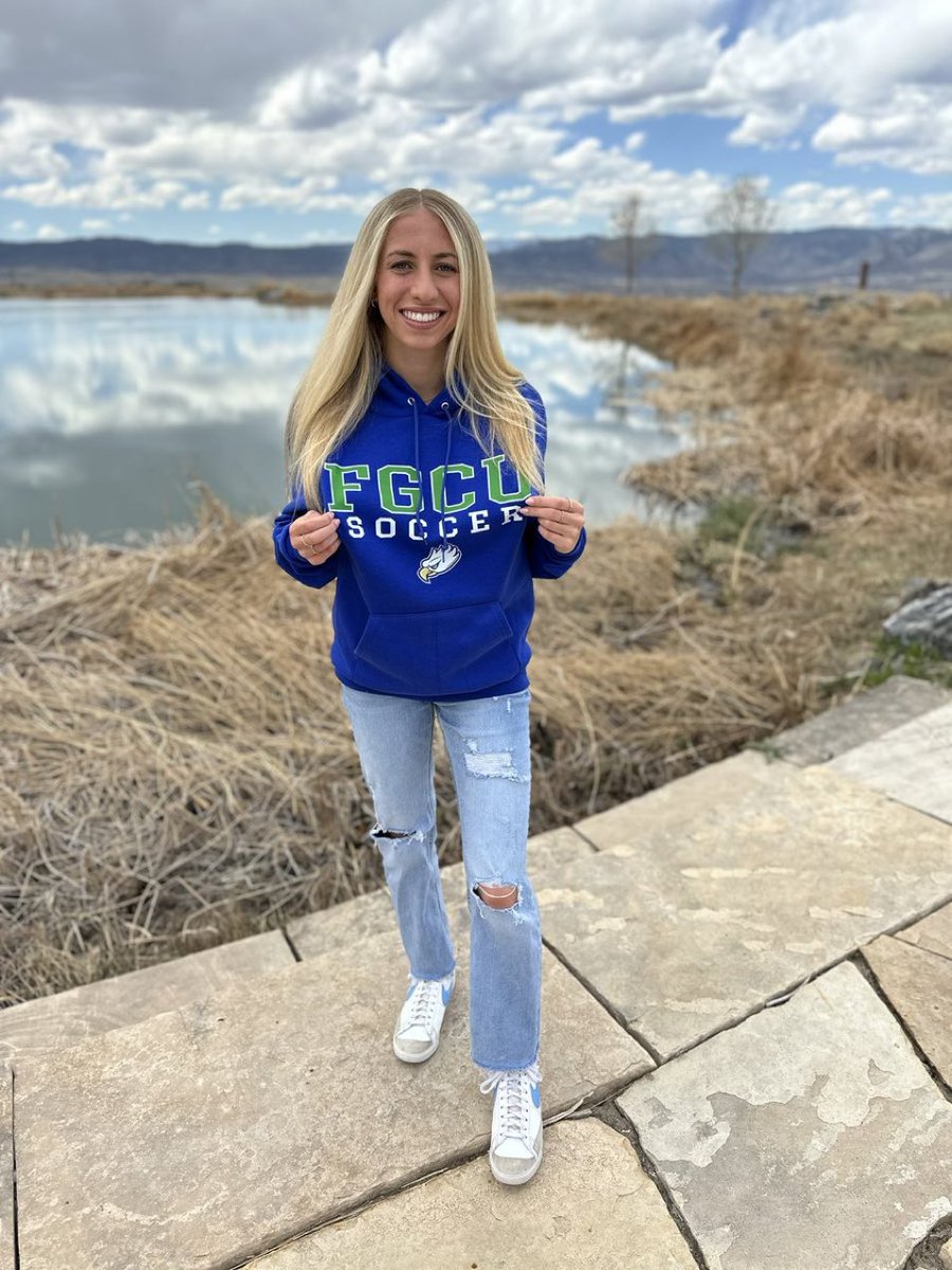 2024 Forward Paige Mollie has committed to Florida Gulf Coast.

Congrats @SoccerPaige2024!!!