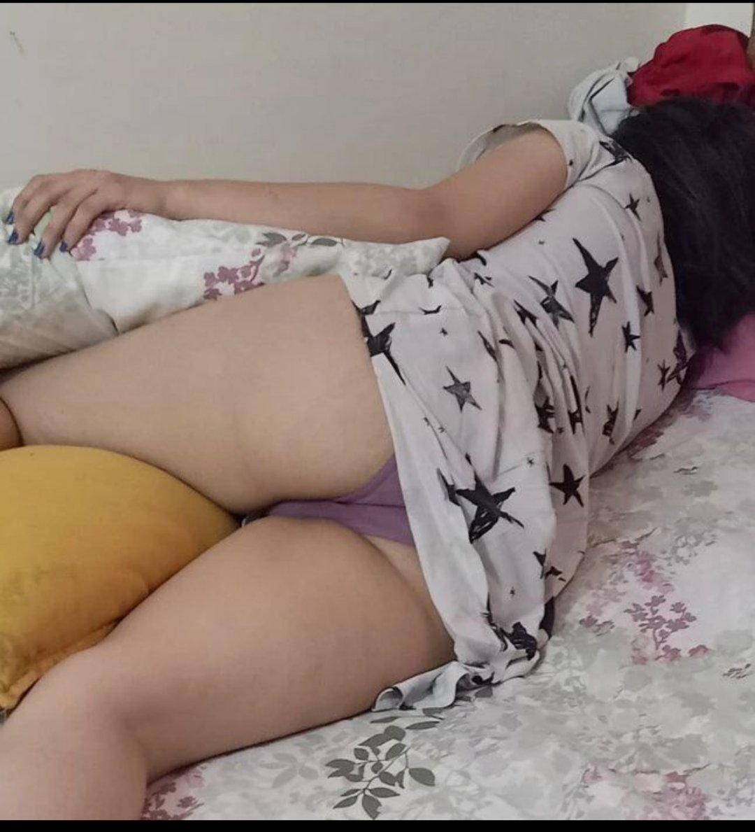 شو رأيكم بأخت احد الأصدقاء وهي نايمه 🔥
اذا لقيت اختك كذا مثل صديقنا شو بتعمل فيها ؟