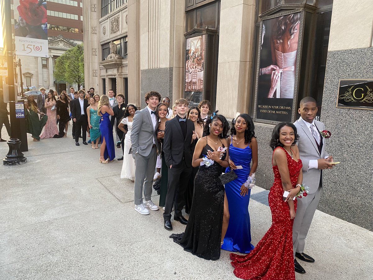 MrCathey21's tweet photo. Bulldogs ready for some Junior Prom ๐
#DawgLife #PromLife #ForTheH #WeAreTheCulture #2025Flow https://t.co/fEfYtdpEAY
