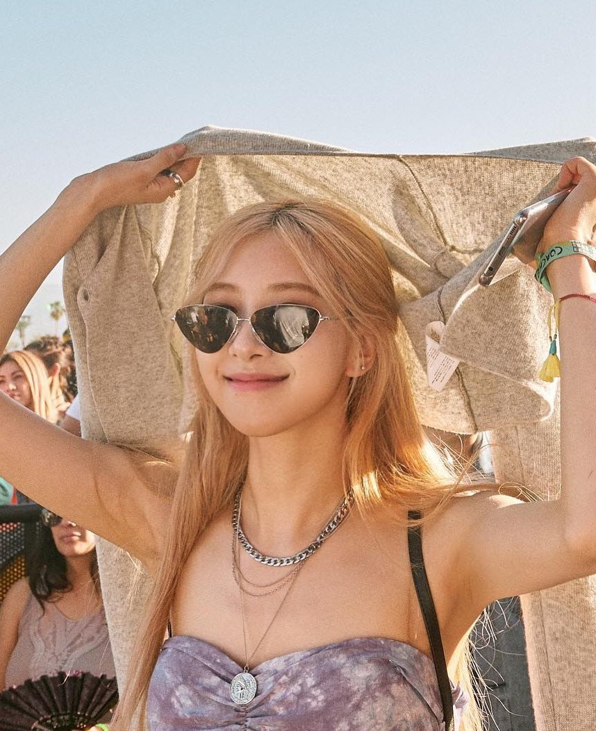 roseannepics's tweet image. 