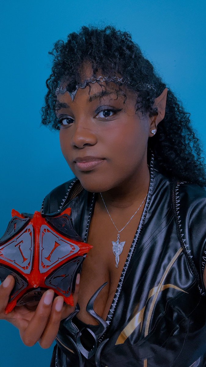 MayaVictoria333's tweet photo. I know my posts don’t get seen, but I’m Proud of my Shadowheart cosplay so I’m posting anyways✨ #shadowheart #bg3 #bg3cosplay #shadowheartcosplay #BaldursGate3 https://t.co/7FHChN877k