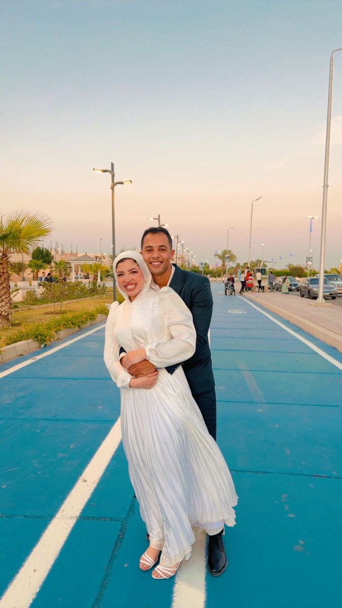 M7mdELTaYeB's tweet photo. و أنا قبلتُ بها و رضيتُ بها و اخترتها منْ بعد اللّٰه ملجأ دائم و ملاذًا ثابتًا وحضنًا يحتويني بعد المشقةِ والتعبِ.. أنيسةً للروحِ و رفيقةً للدربِ و حبيبةً لي ♥️ https://t.co/fBYFfox9UV