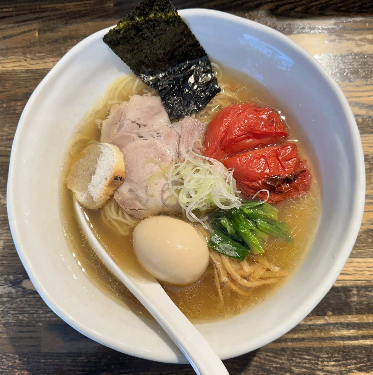 WlLwI7oystAKNb1's tweet photo. 都内にある
人気ラーメン店の
CiQUEに行ってきた🍜🌏

遠くまで来た甲斐があって
とても美味しかった✌️😆
焼きトマトのトッピングも最高🍅

予約制のとんかつ屋と知らず、
お店行って入れずに
凹んだことは忘れることにしよう…笑

#東京都杉並区
#食べログ百名店
#CiQUE https://t.co/iBuGqHVphP
