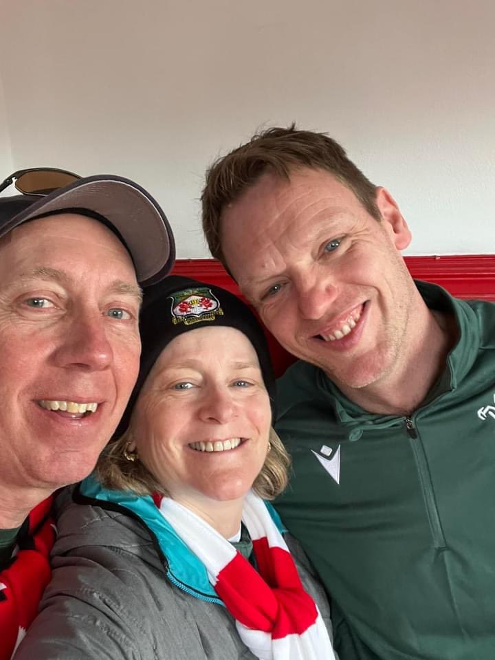 ctg2366's tweet photo. @welshy1000 So happy for you, the town and all the amazing, friendly people we met today, who welcomed us! Truly a special place, go Reds. PS thanks for the selfie! https://t.co/KMyIBnPvud