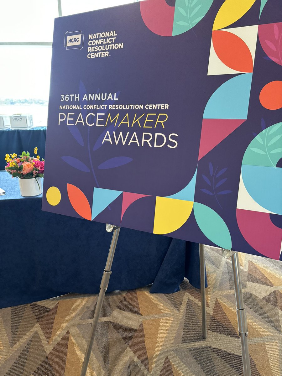 chan_sci's tweet photo. T- 5 minutes until #PeacemakerAwards!!! 🕊️ https://t.co/mrb1WDq2ER