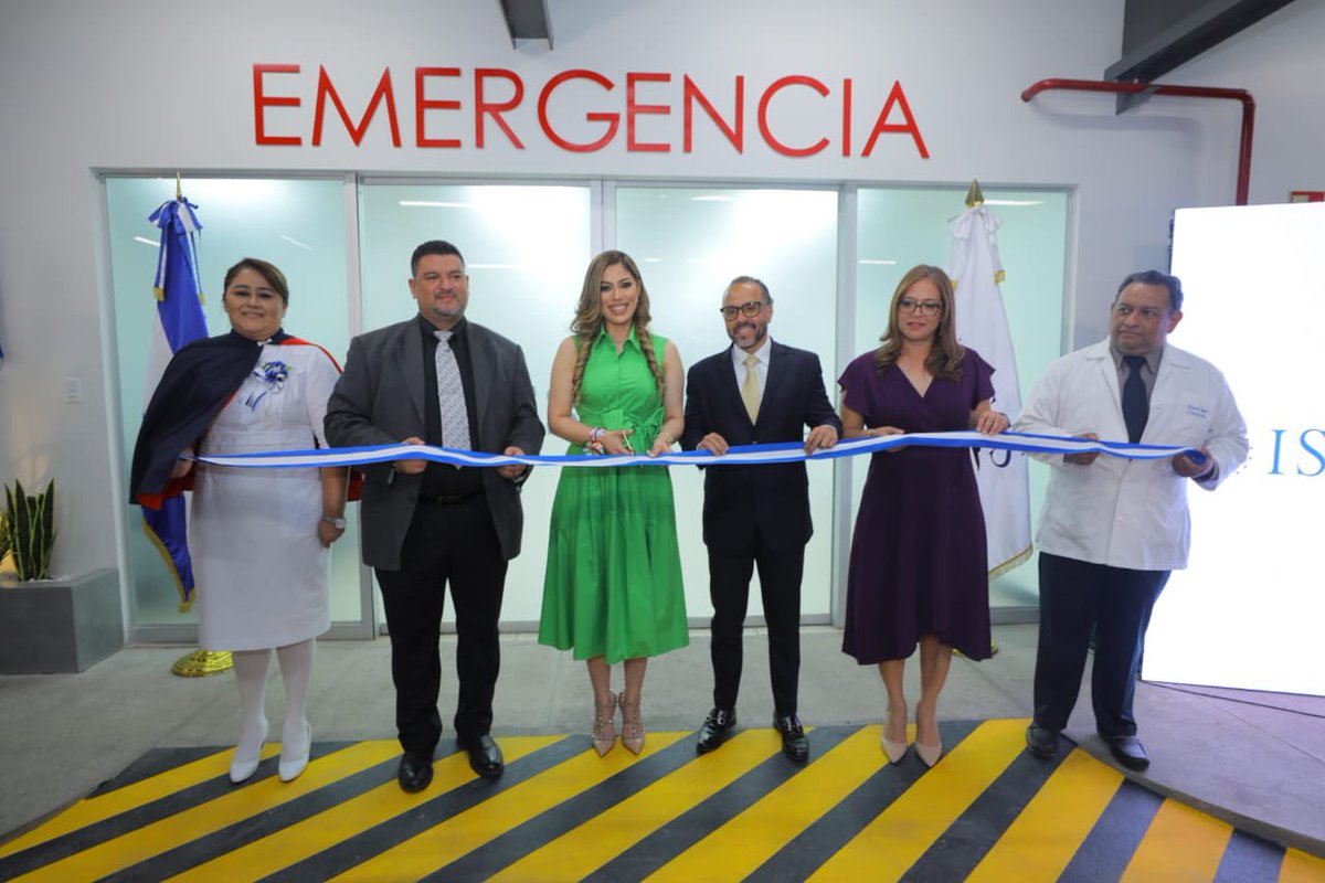 #SantaTecla inaugura nueva unidad médica del @isss_gob_sv  con inversión de $6.3 millones

tinyurl.com/24fpnsva